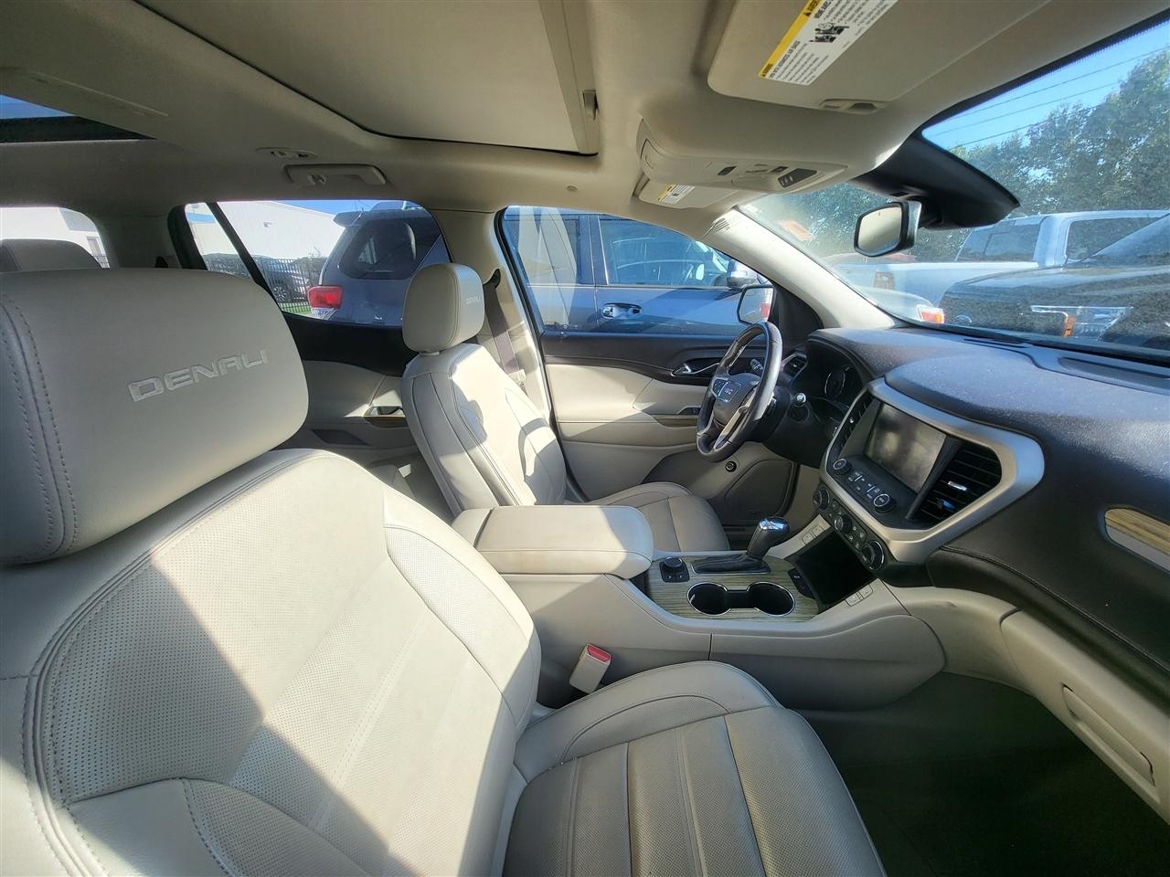 GMC Acadia Denali AWD 2019