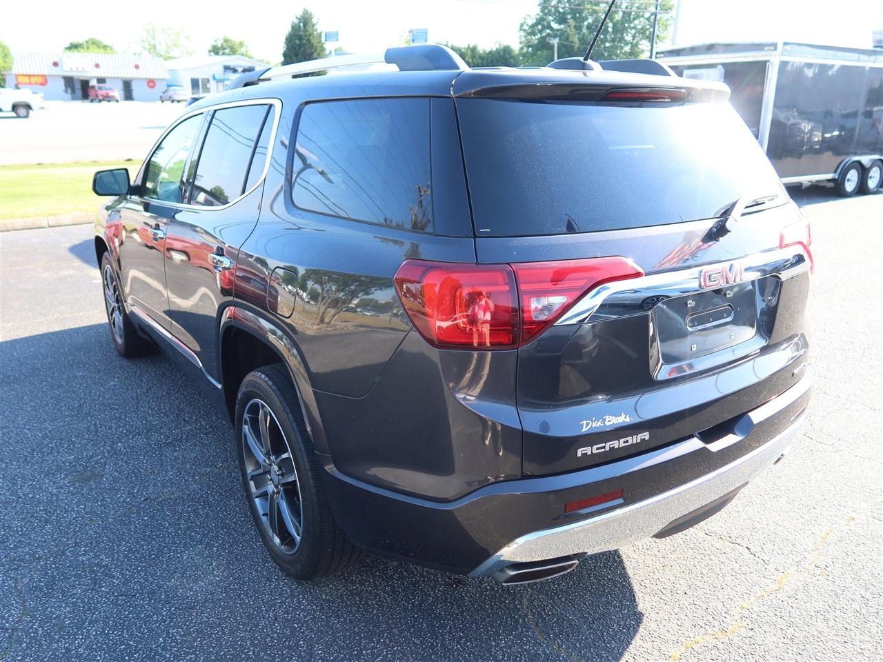 GMC Acadia Denali AWD 2019