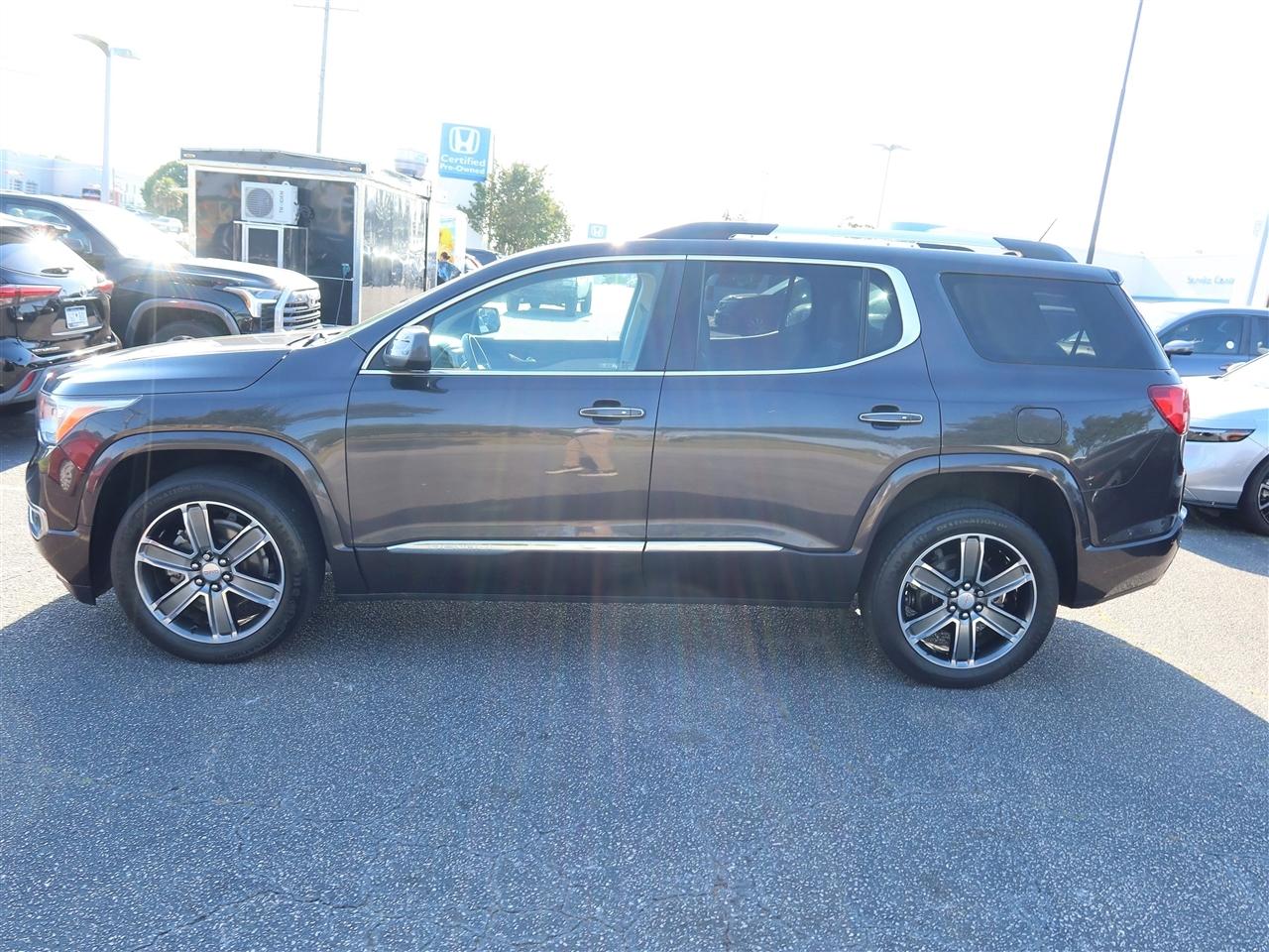 GMC Acadia Denali AWD 2019