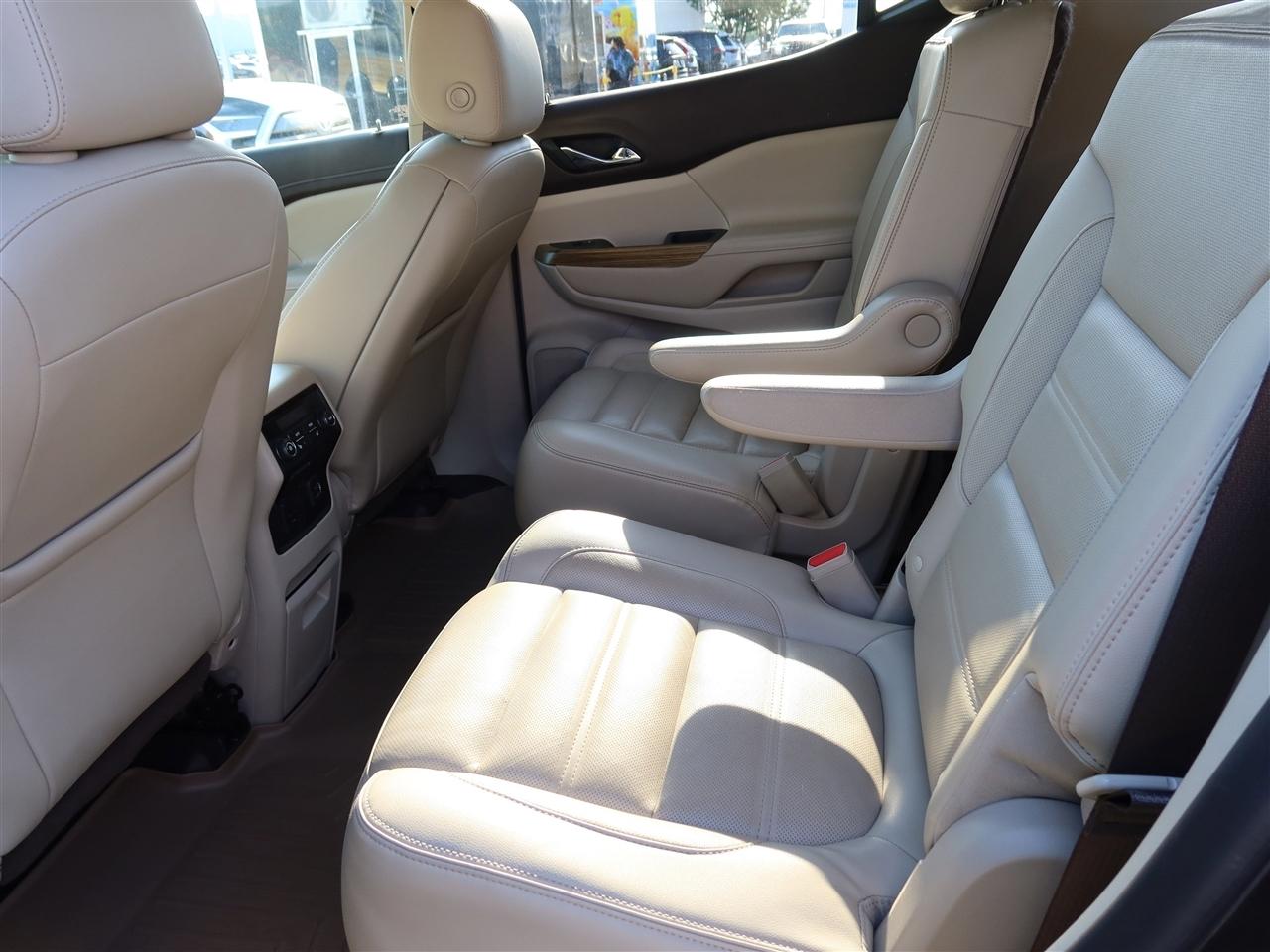 GMC Acadia Denali AWD 2019
