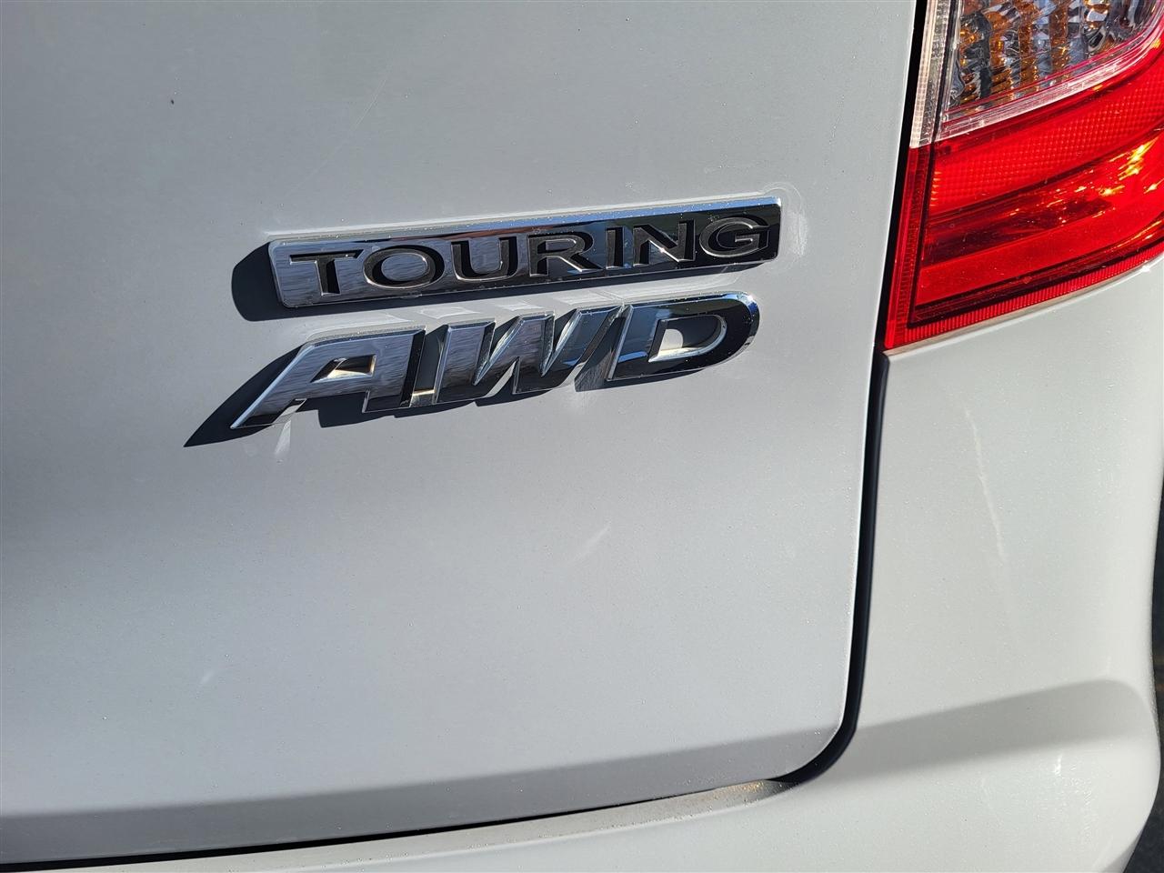 Honda Pilot Touring AWD w/Rear Captains Chairs 2022