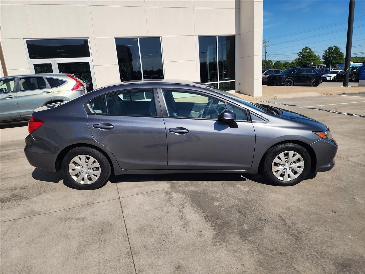 Honda Civic LX Sedan 5-Speed AT 2012