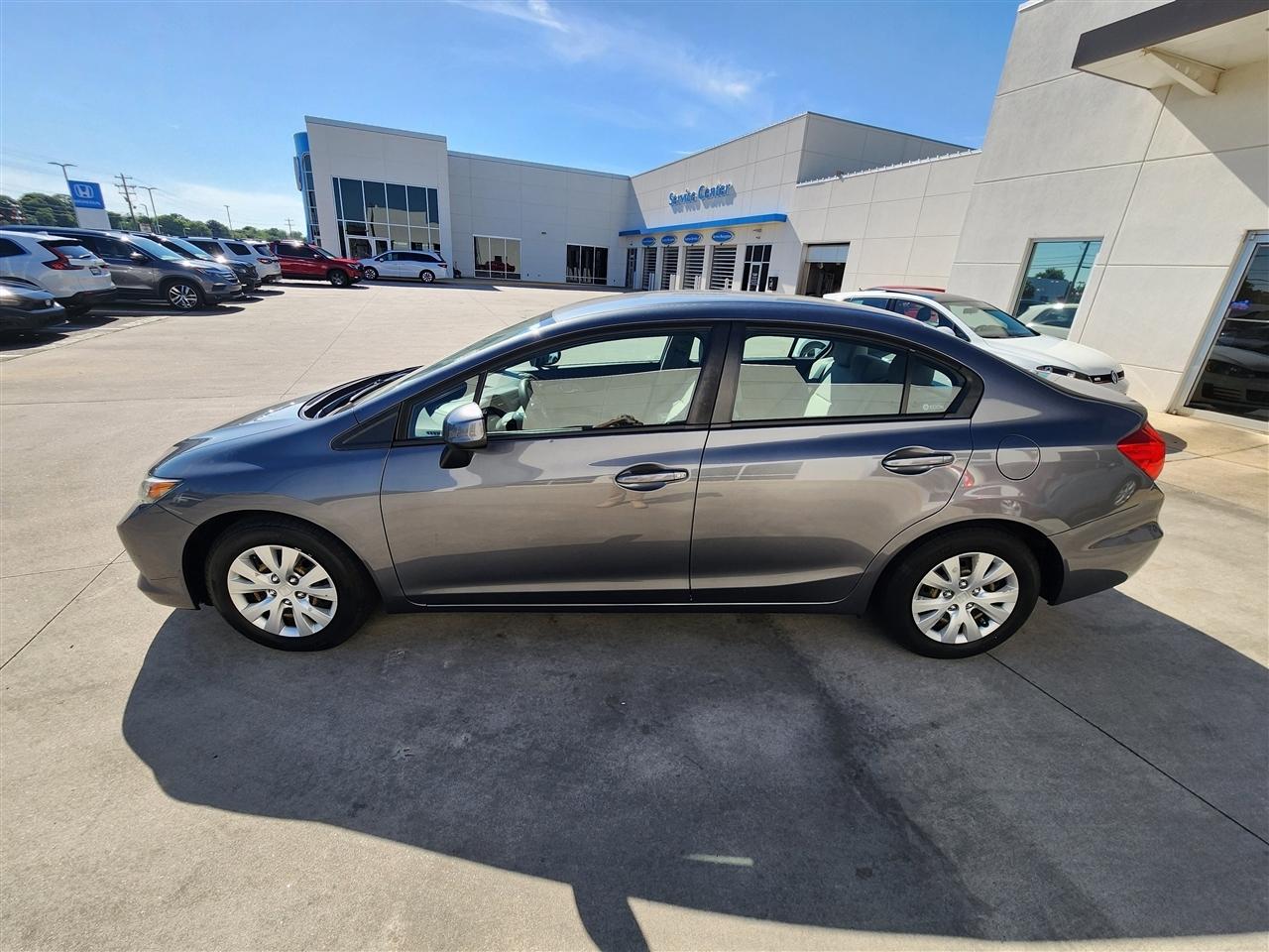 Honda Civic LX Sedan 5-Speed AT 2012