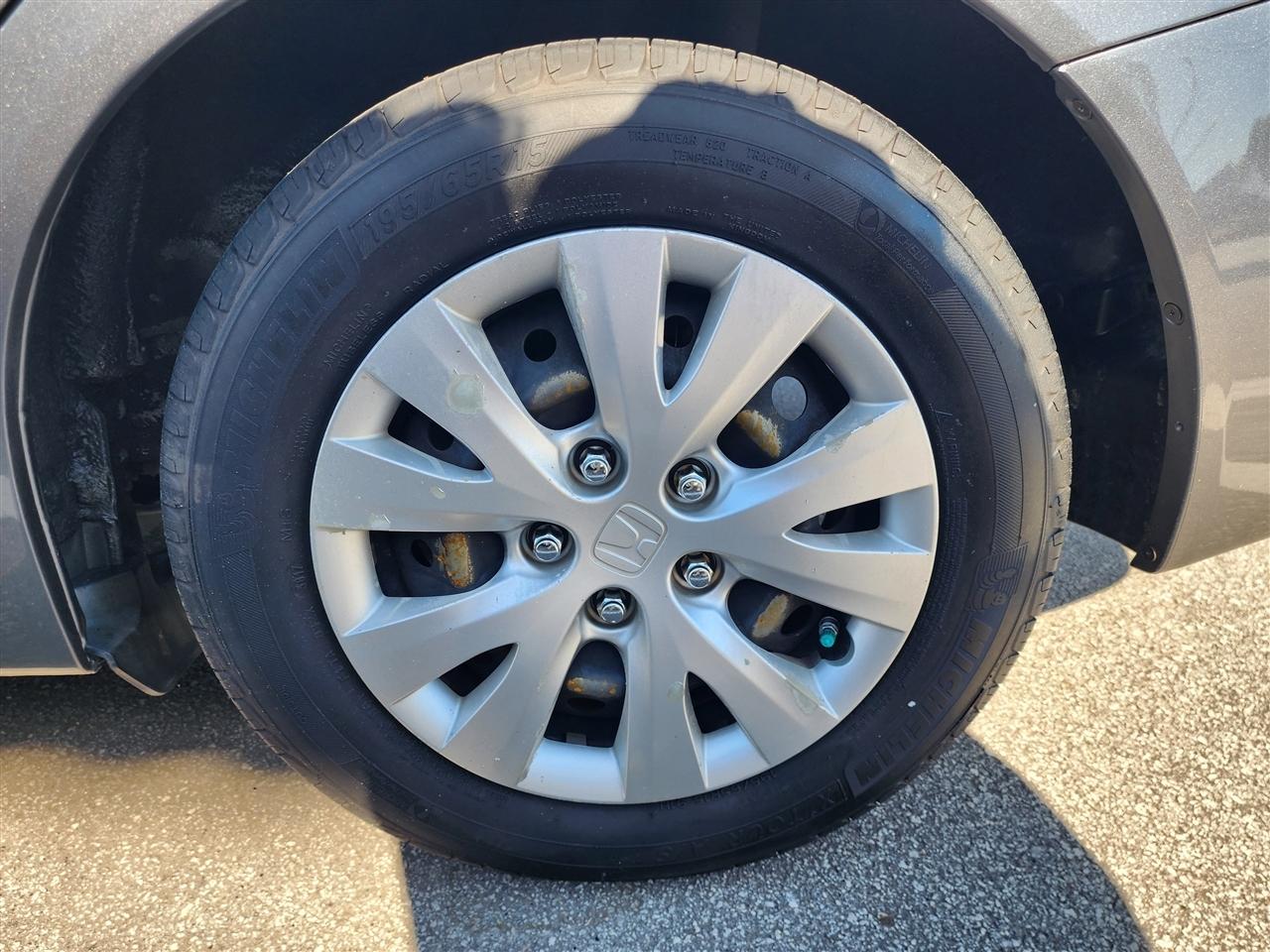 Honda Civic LX Sedan 5-Speed AT 2012