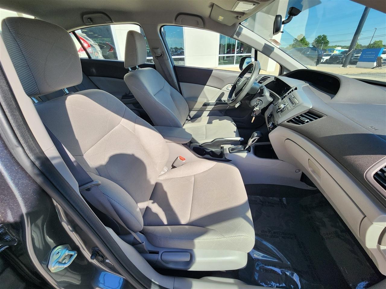 Honda Civic LX Sedan 5-Speed AT 2012