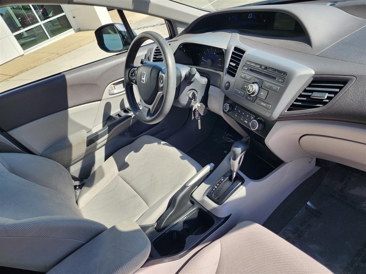 Honda Civic LX Sedan 5-Speed AT 2012