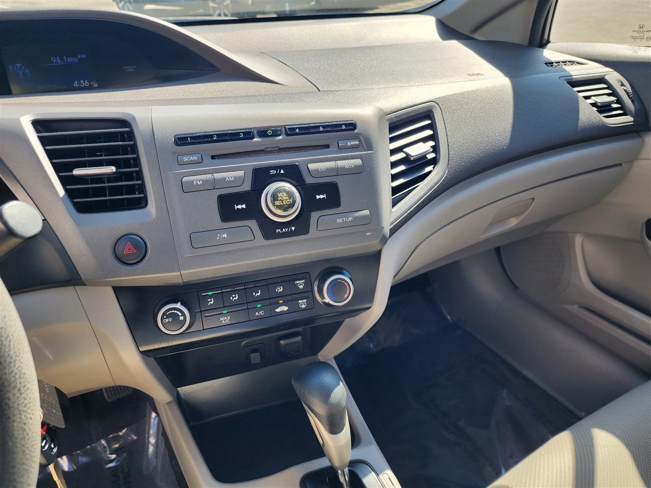 Honda Civic LX Sedan 5-Speed AT 2012