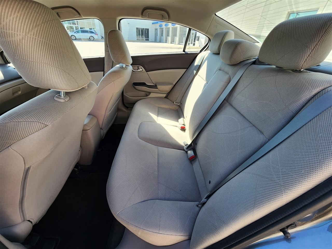 Honda Civic LX Sedan 5-Speed AT 2012