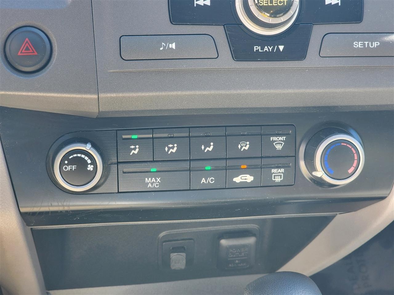 Honda Civic LX Sedan 5-Speed AT 2012