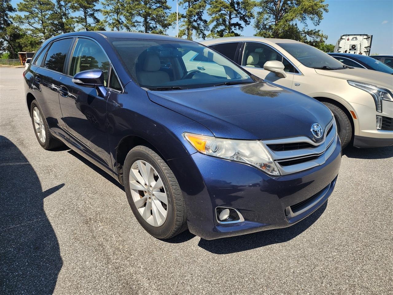 Toyota Venza LE I4 FWD 2015