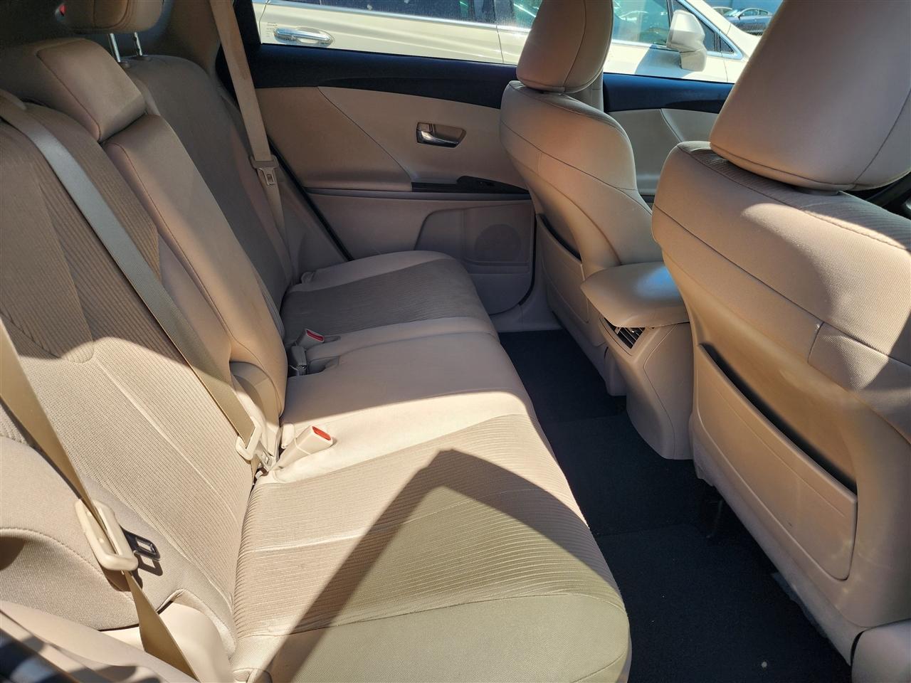 Toyota Venza LE I4 FWD 2015