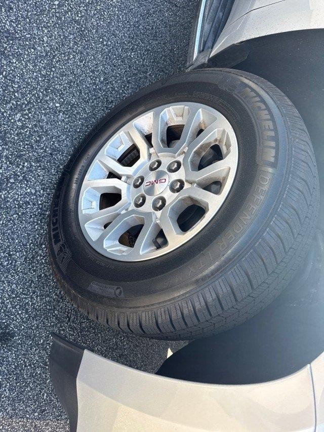 GMC Yukon SLE 4WD 2015