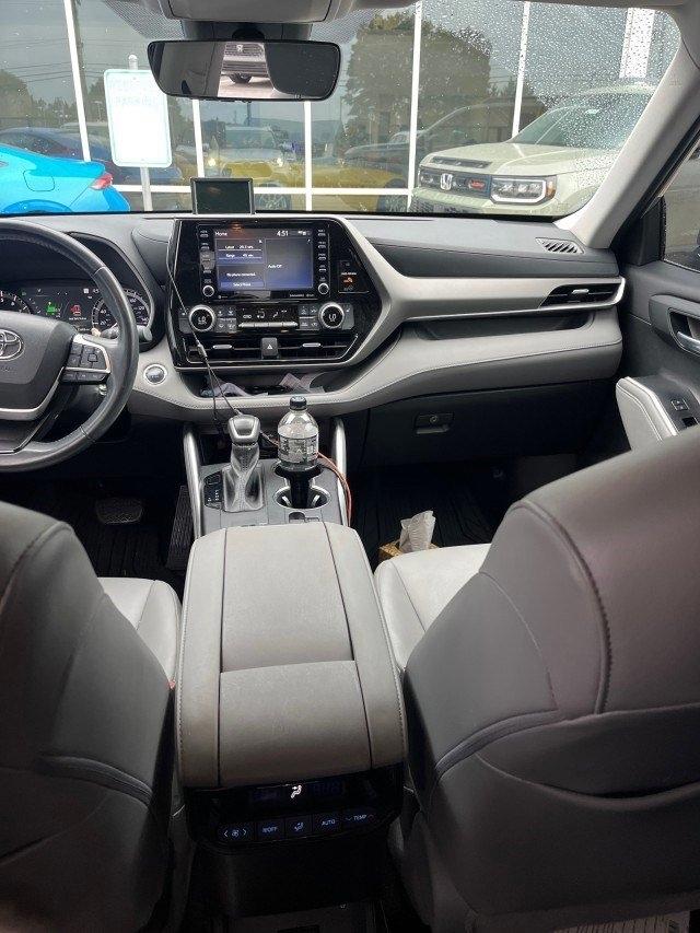 Toyota Highlander XLE FWD V6 2022