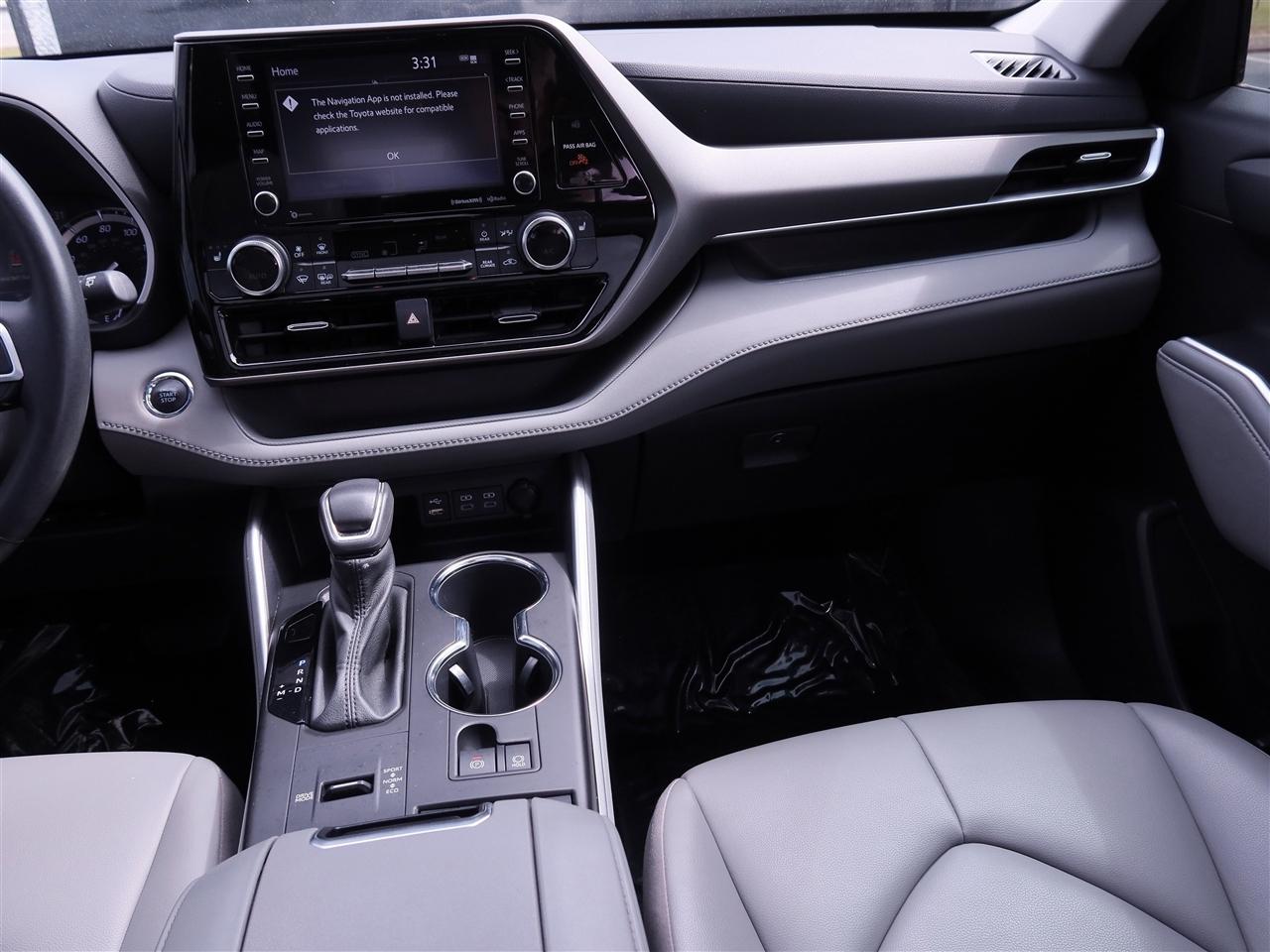 Toyota Highlander XLE FWD V6 2022
