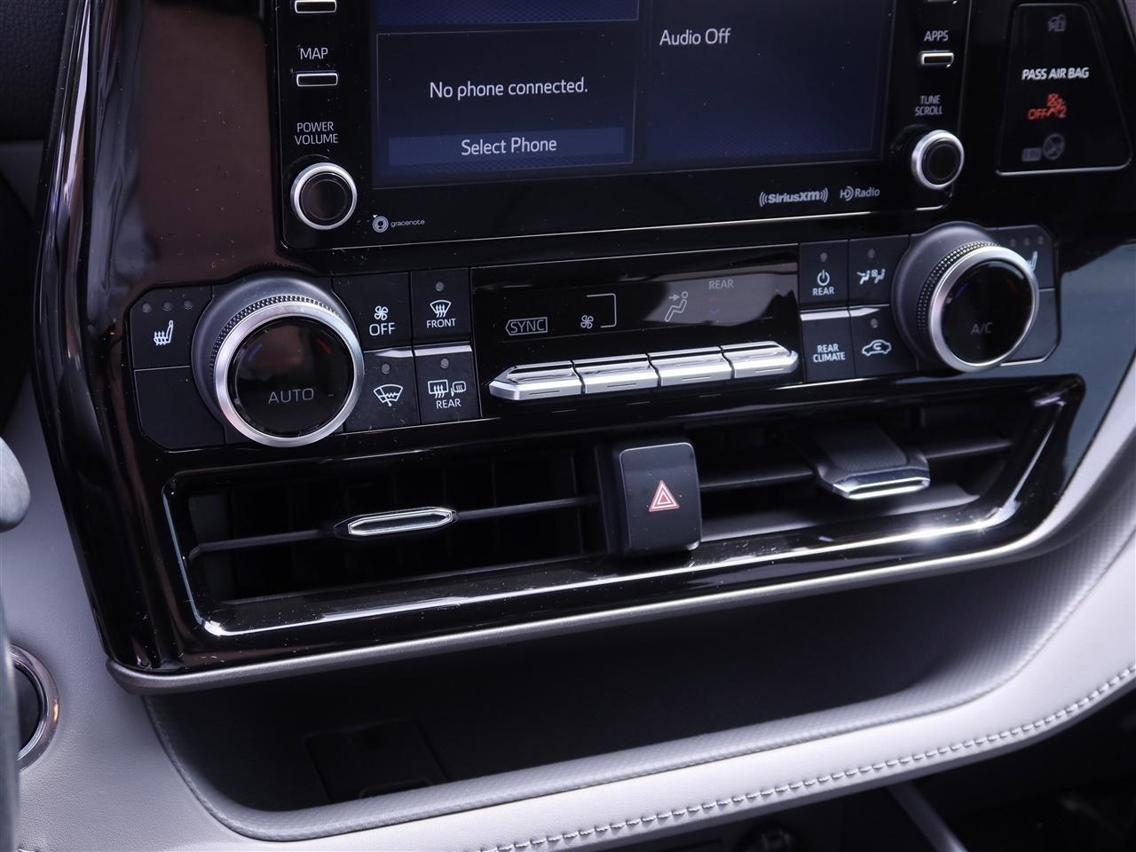 Toyota Highlander XLE FWD V6 2022