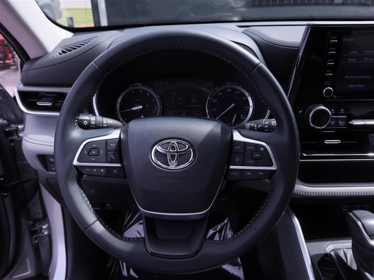 Toyota Highlander XLE FWD V6 2022