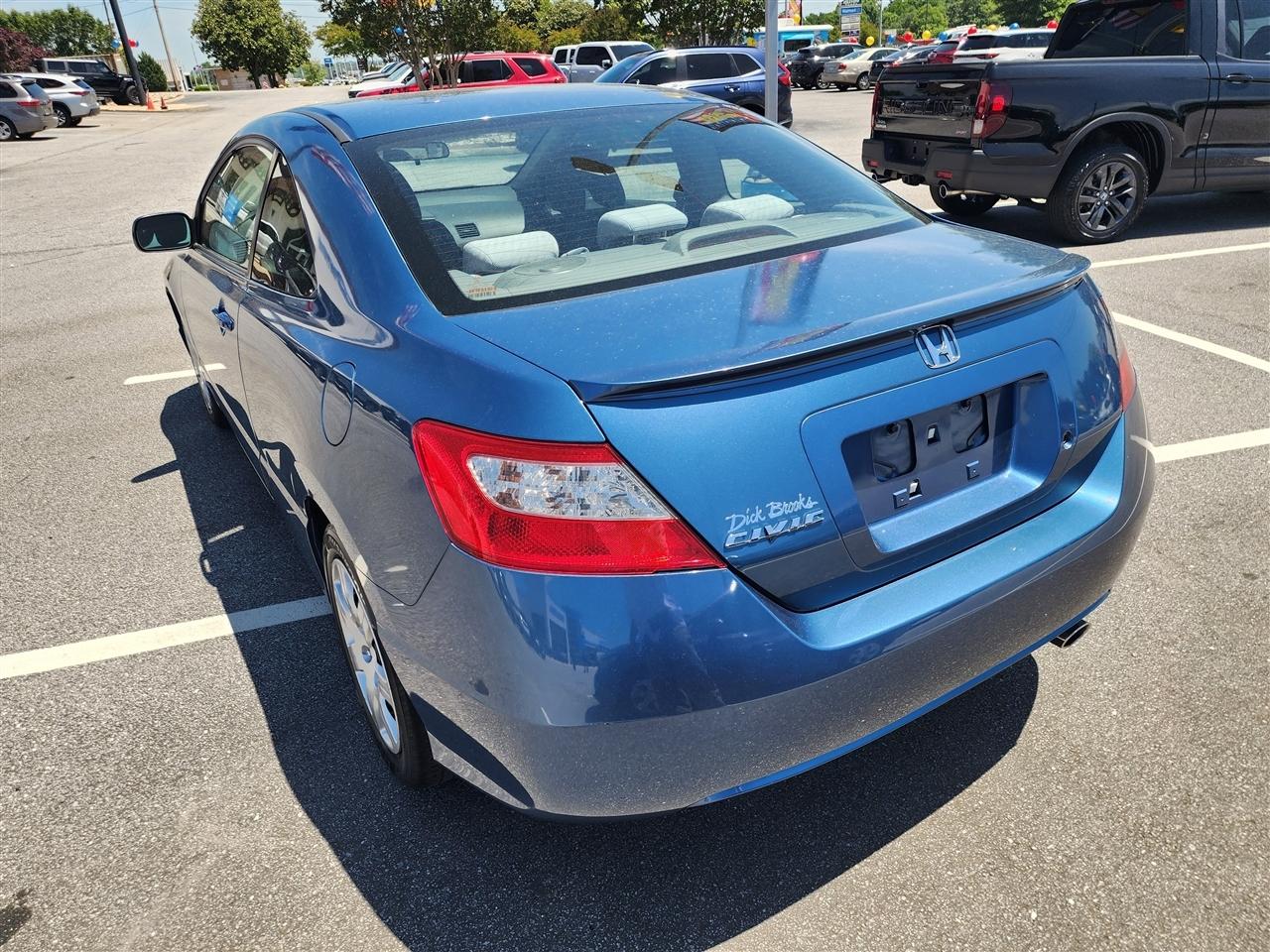 Honda Civic LX Coupe 5-Speed AT 2010
