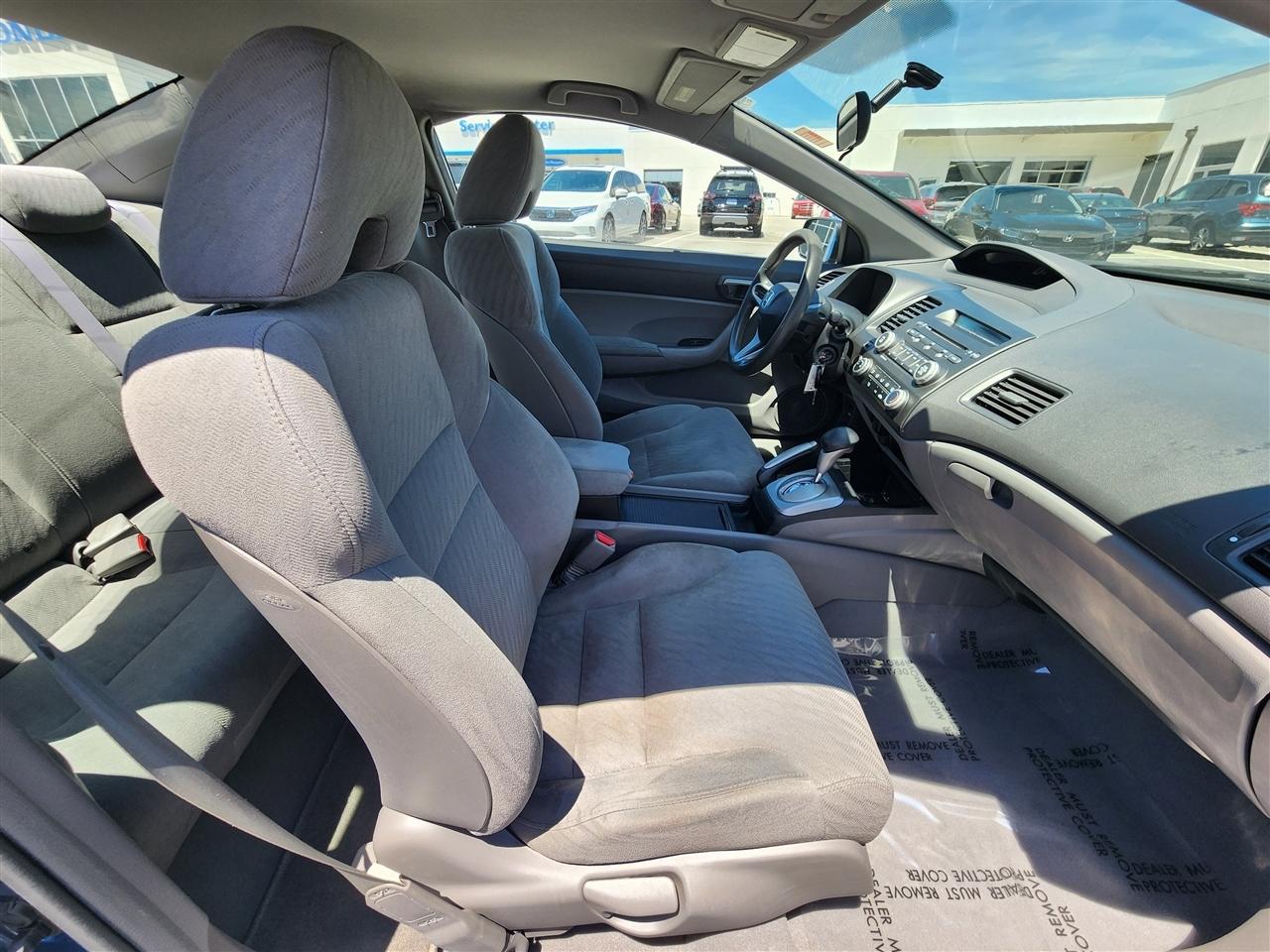 Honda Civic LX Coupe 5-Speed AT 2010