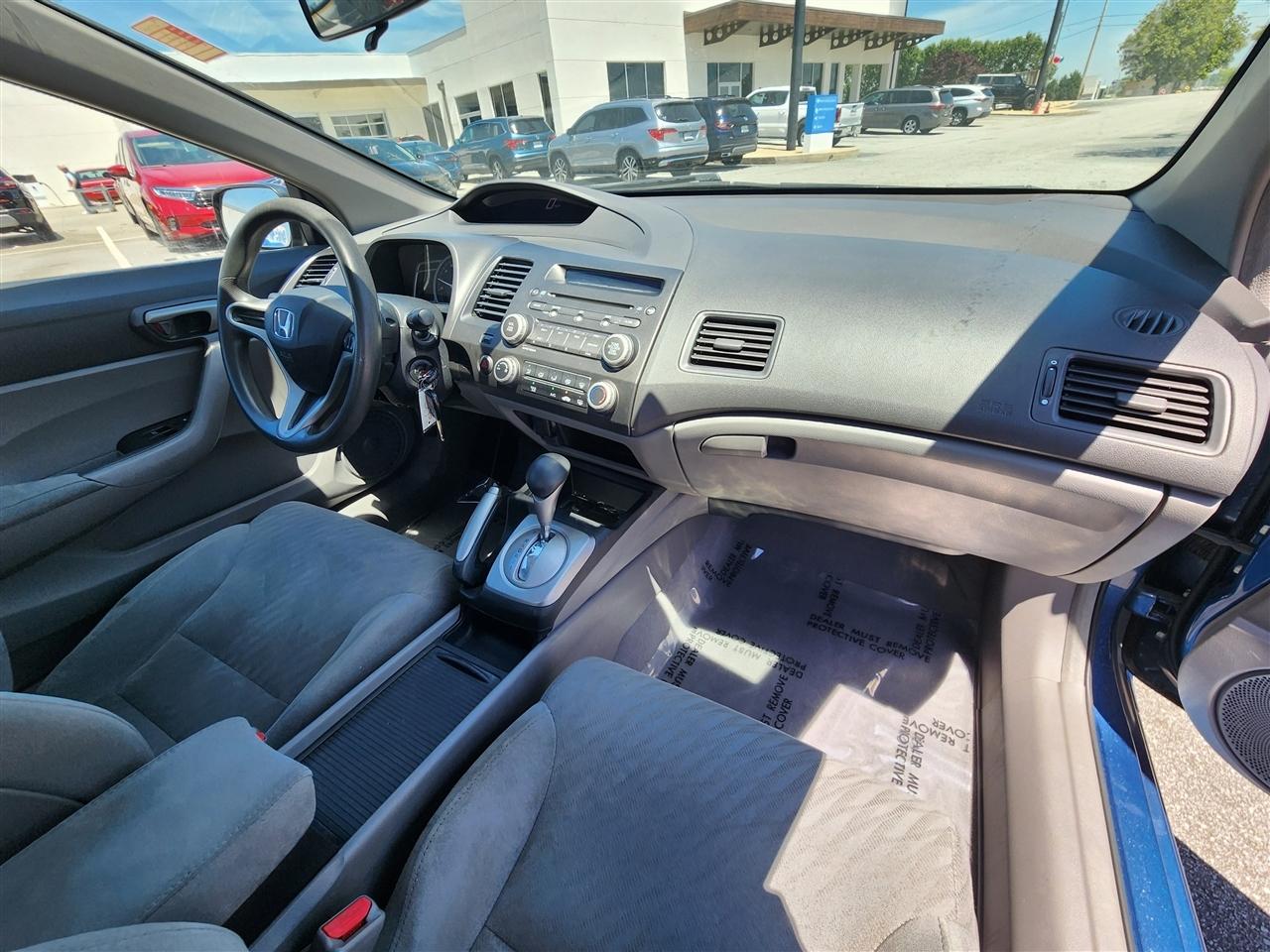 Honda Civic LX Coupe 5-Speed AT 2010