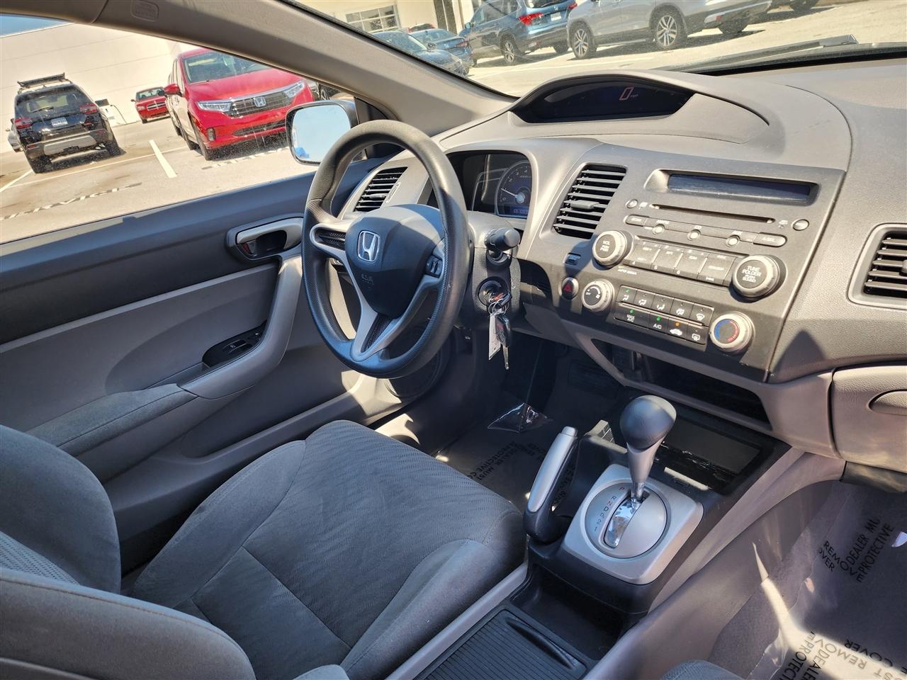 Honda Civic LX Coupe 5-Speed AT 2010
