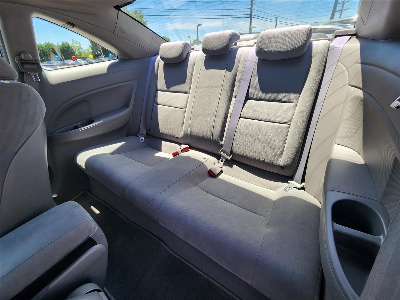 Honda Civic LX Coupe 5-Speed AT 2010