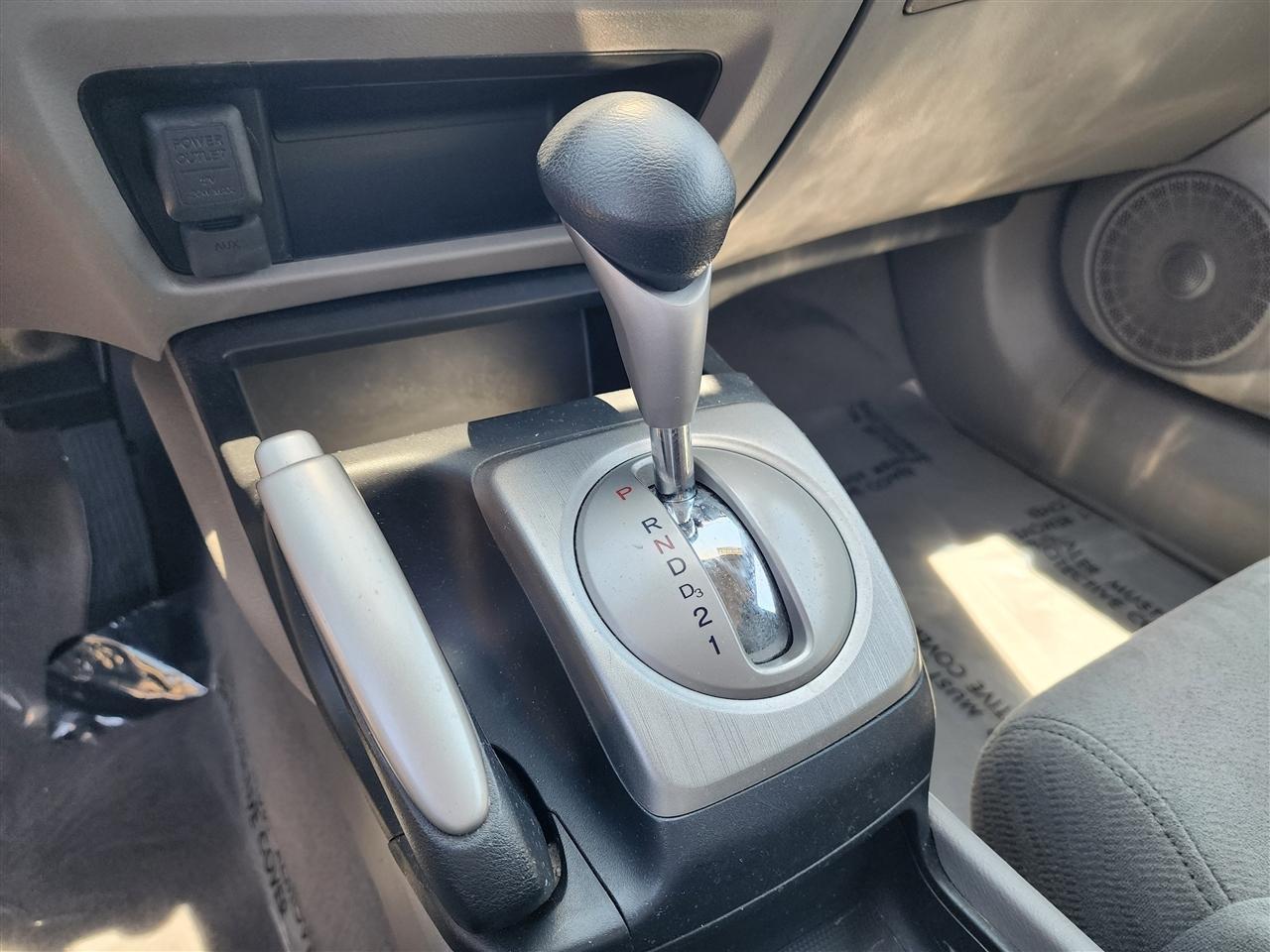 Honda Civic LX Coupe 5-Speed AT 2010