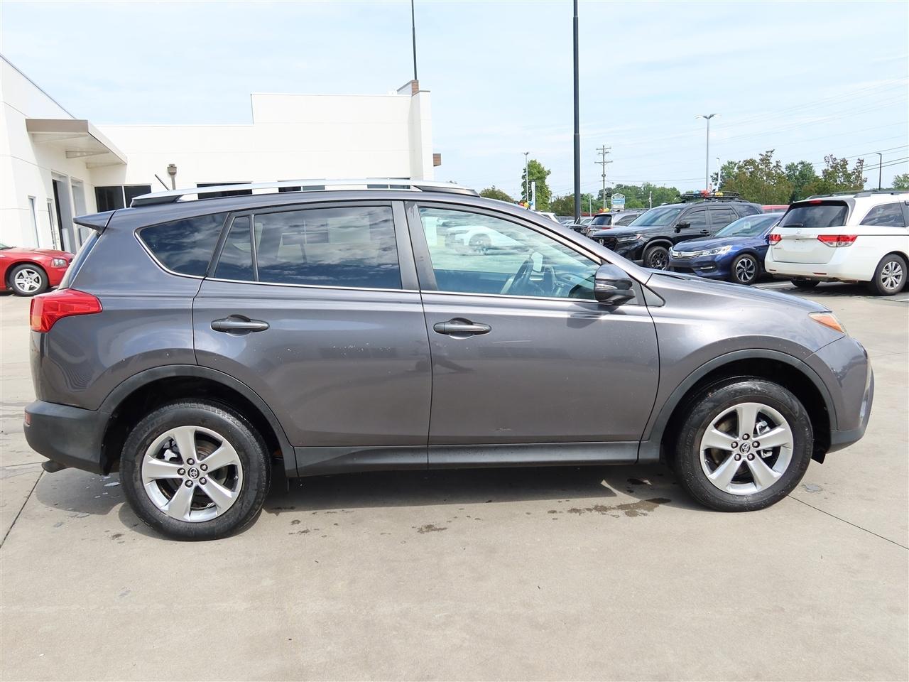 Toyota RAV4 XLE FWD 2015