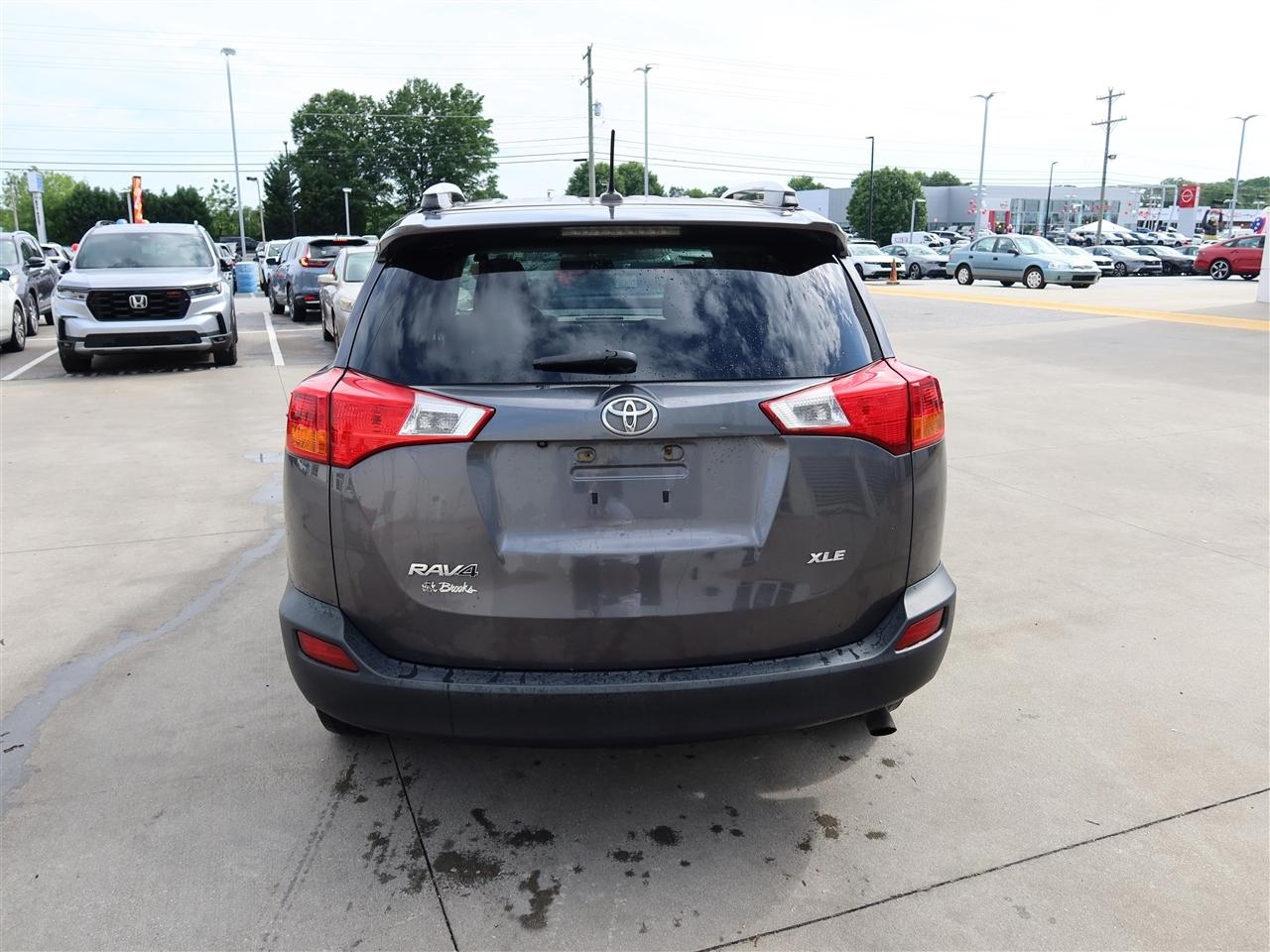 Toyota RAV4 XLE FWD 2015