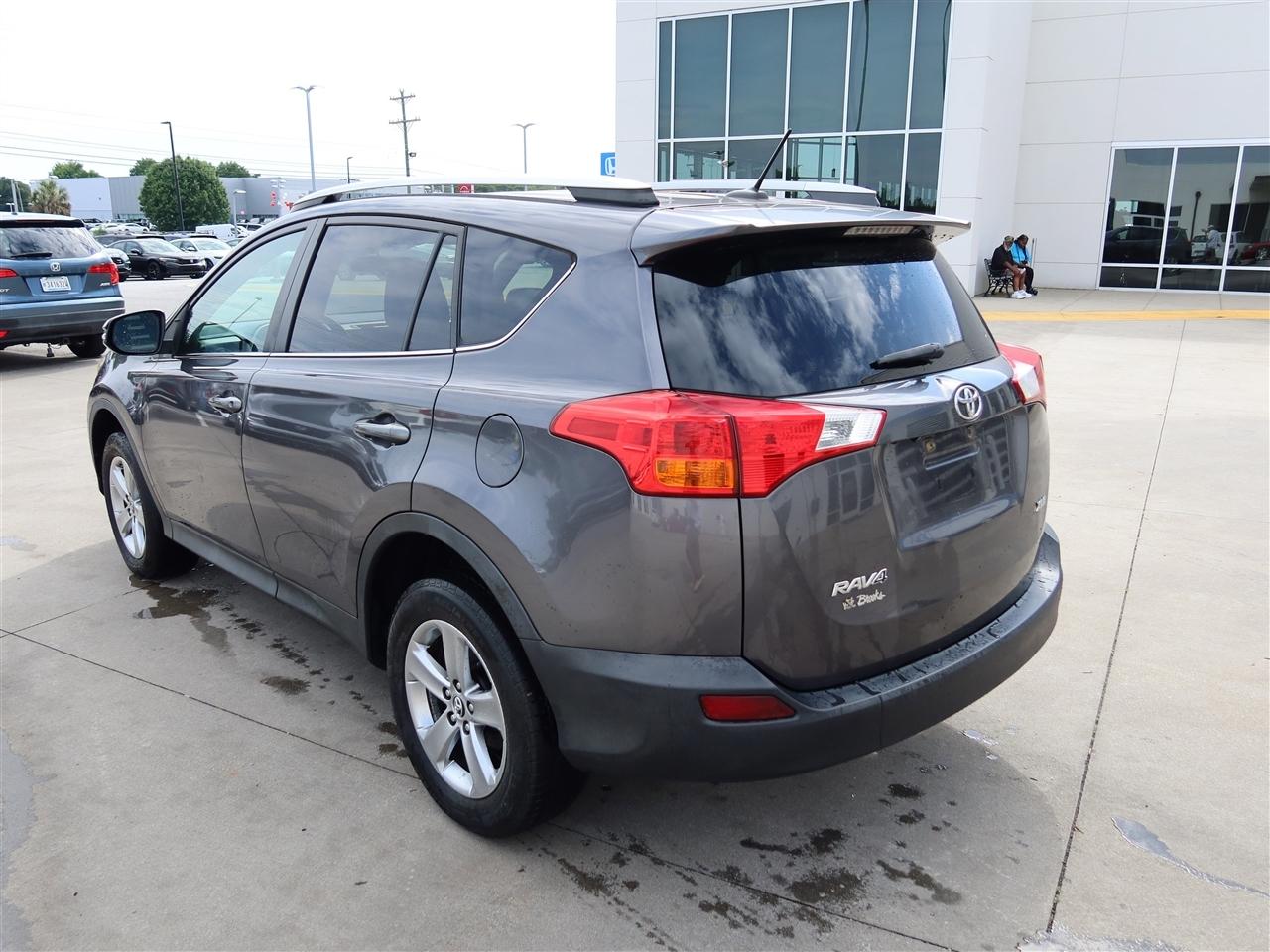 Toyota RAV4 XLE FWD 2015