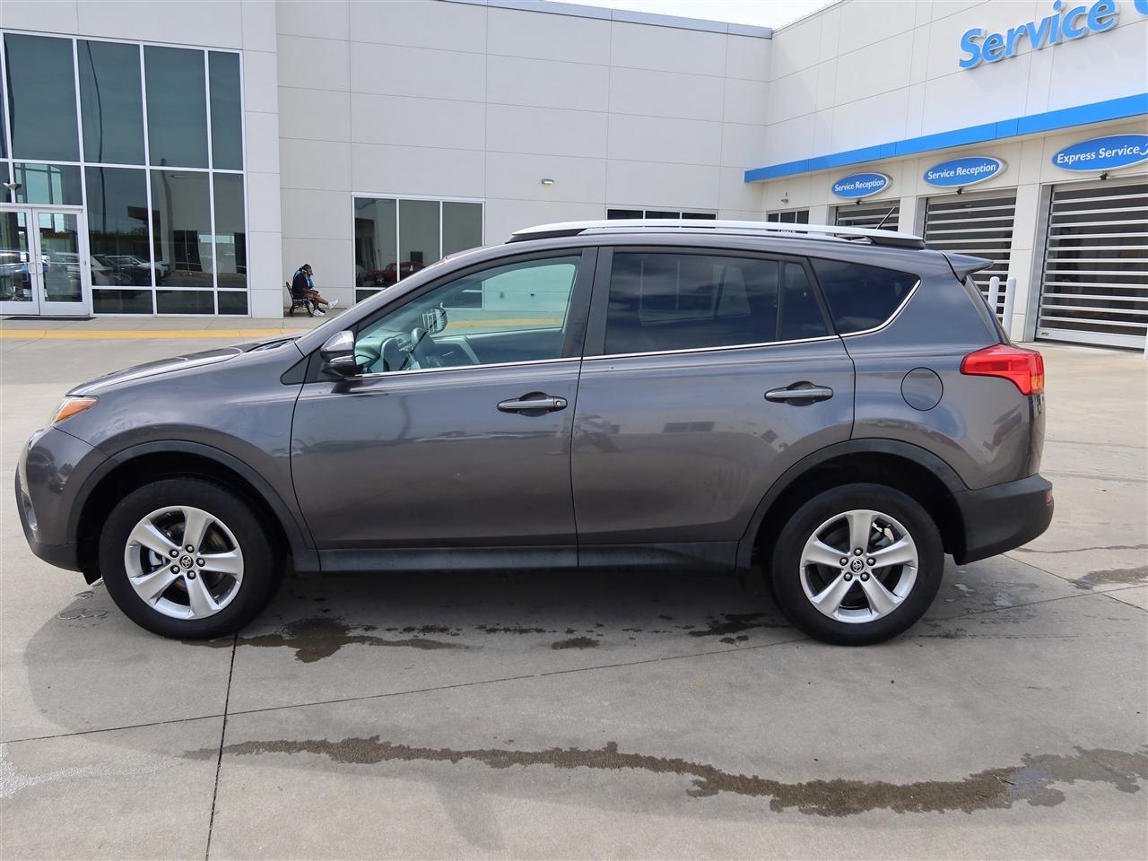Toyota RAV4 XLE FWD 2015