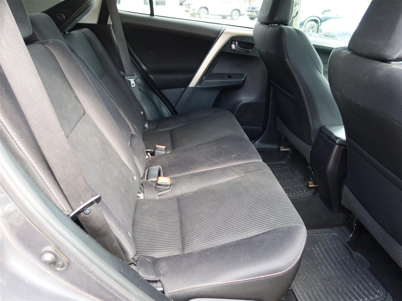 Toyota RAV4 XLE FWD 2015