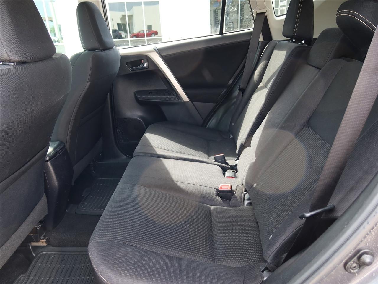 Toyota RAV4 XLE FWD 2015