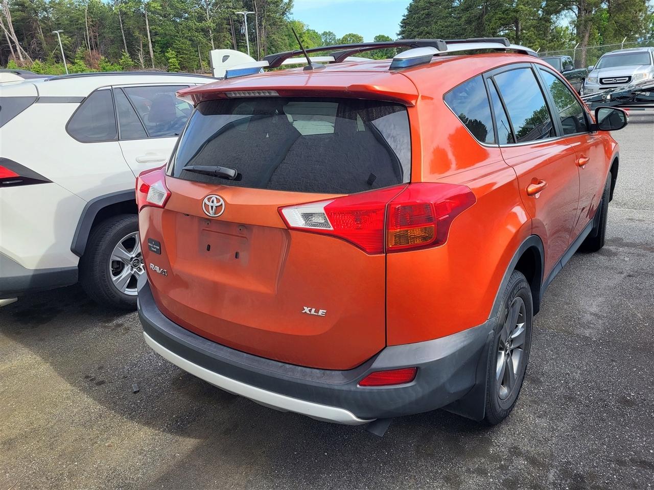 Toyota RAV4 XLE FWD 2015