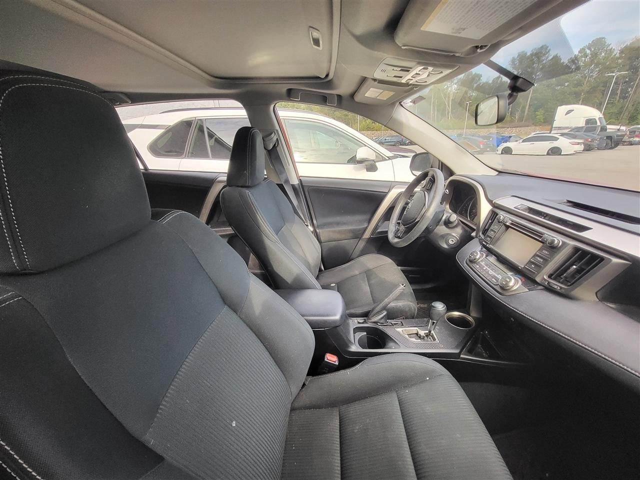 Toyota RAV4 XLE FWD 2015