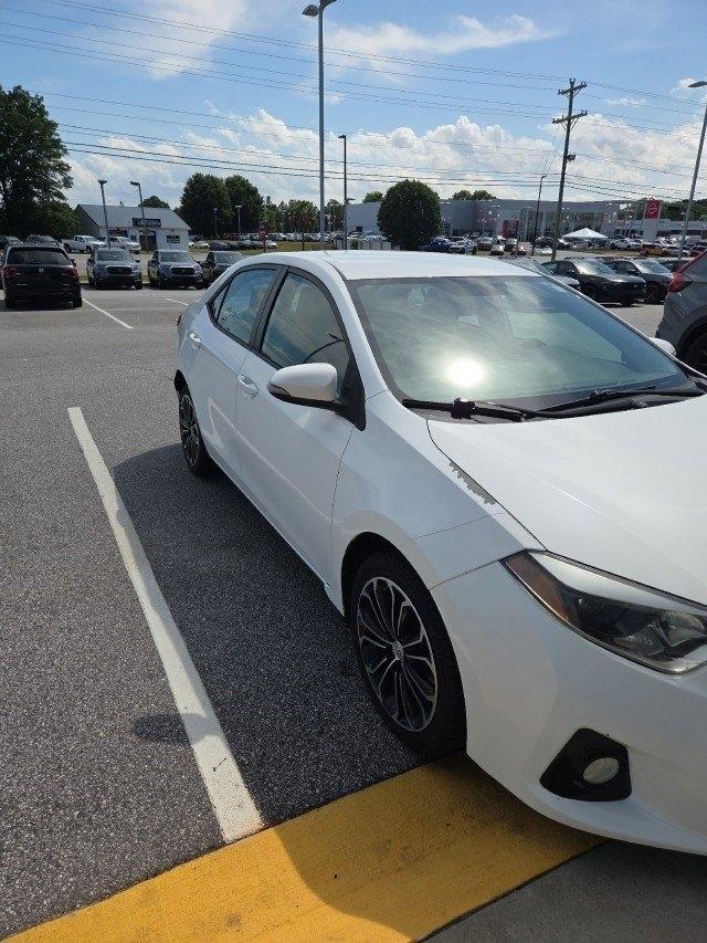 Toyota Corolla L 4-Speed AT 2015