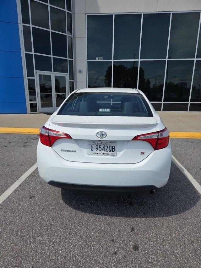 Toyota Corolla L 4-Speed AT 2015