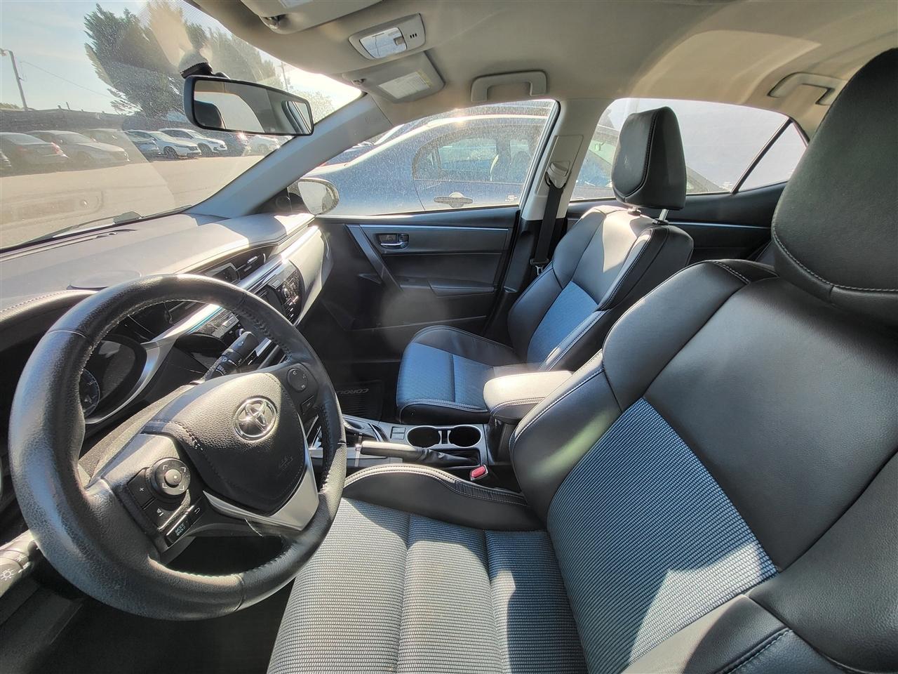 Toyota Corolla L 4-Speed AT 2015