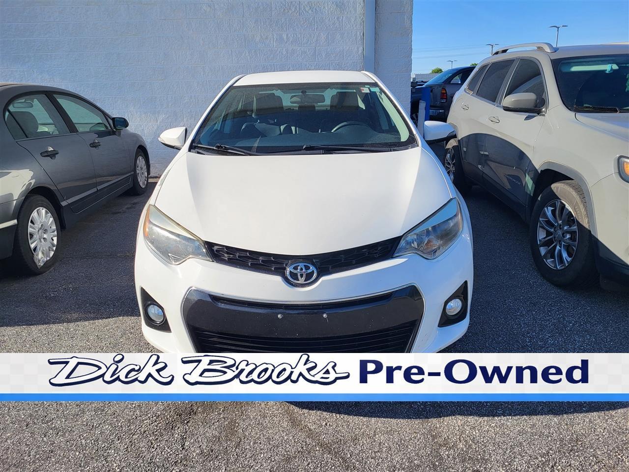 Toyota Corolla L 4-Speed AT 2015