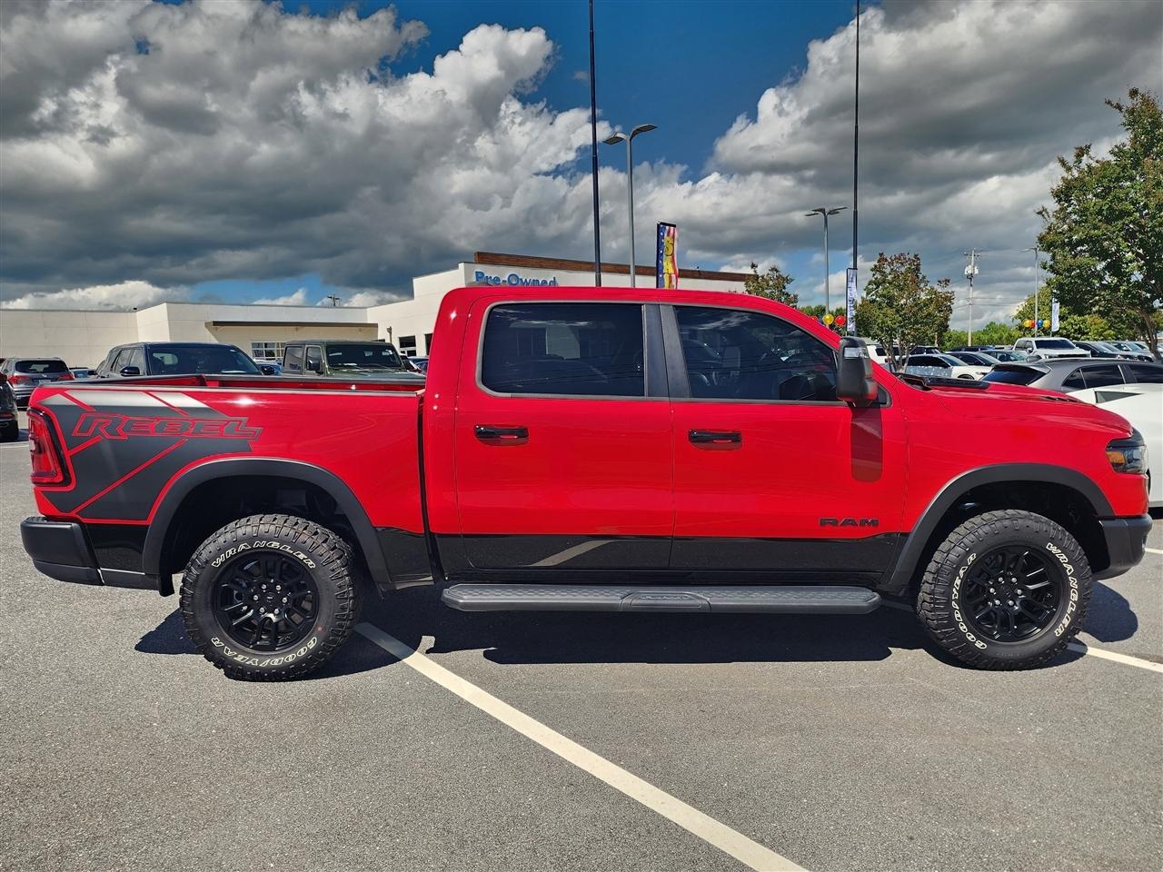 RAM 1500 Rebel Crew Cab SB 4WD 2025