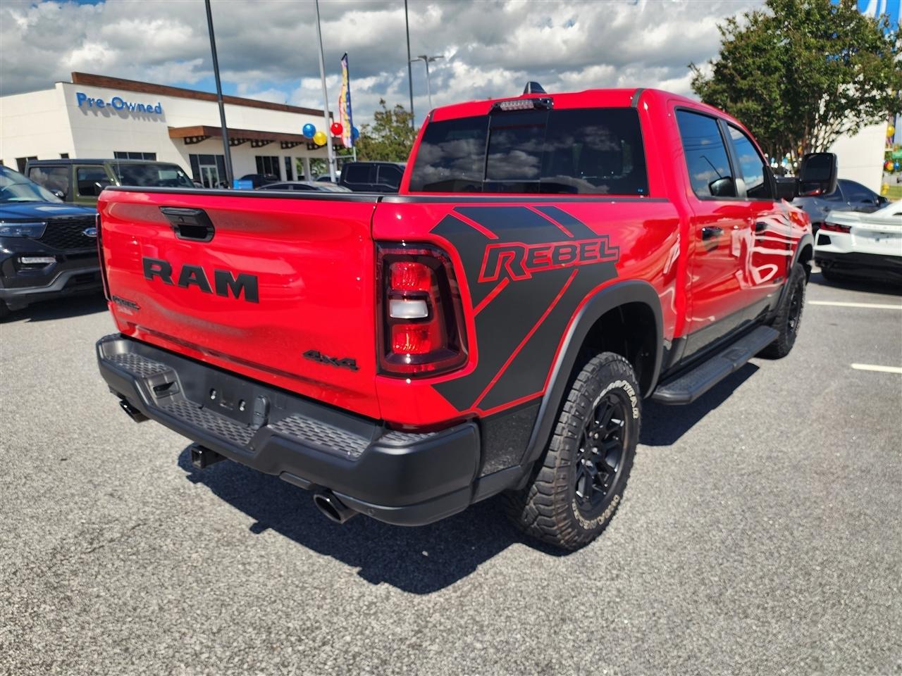 RAM 1500 Rebel Crew Cab SB 4WD 2025