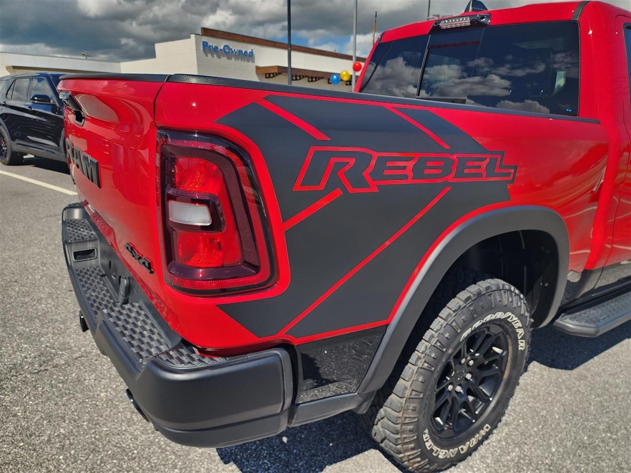 RAM 1500 Rebel Crew Cab SB 4WD 2025