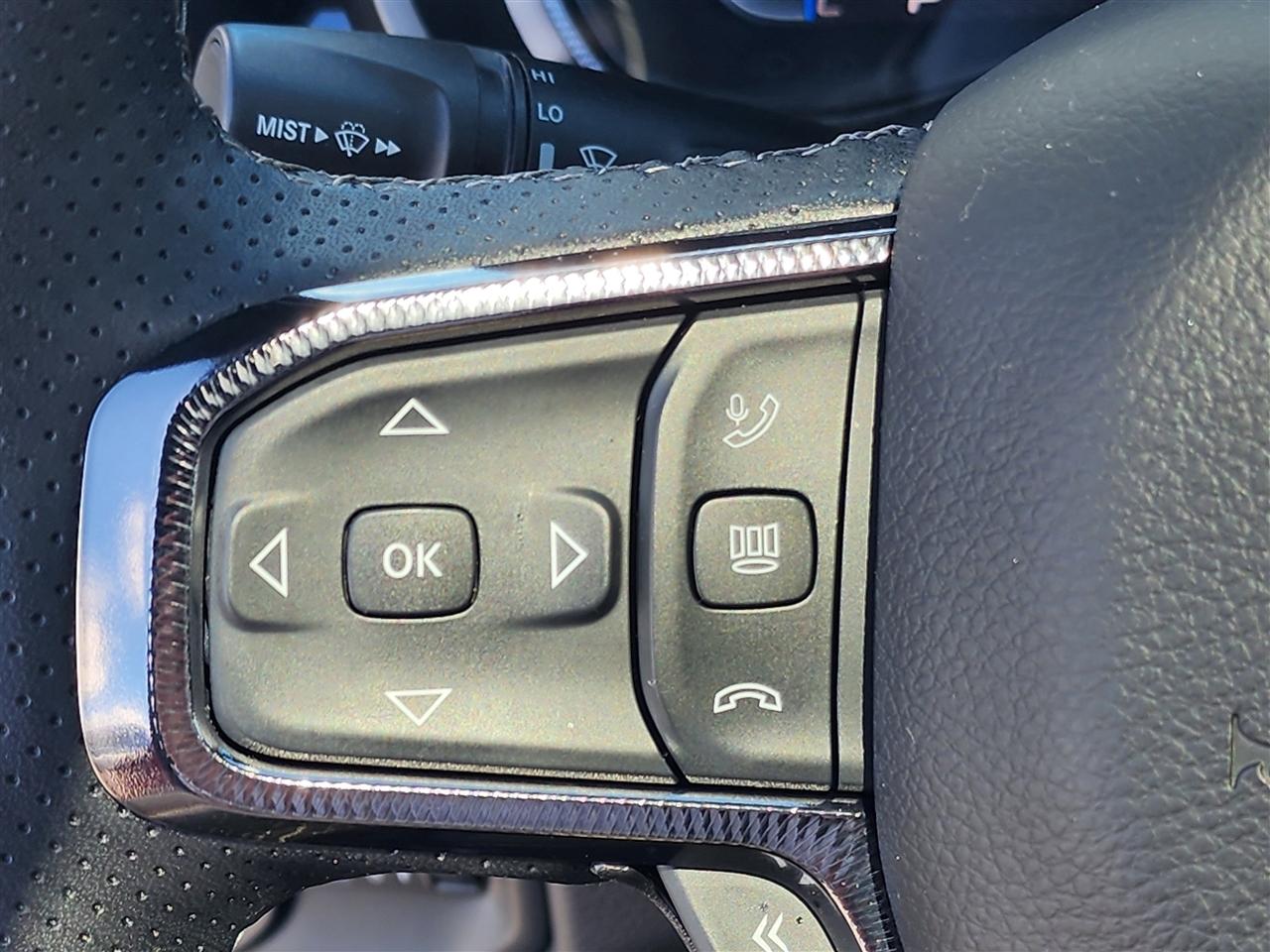 RAM 1500 Rebel Crew Cab SB 4WD 2025