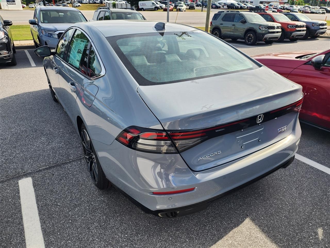 Honda Accord Touring Hybrid 2026