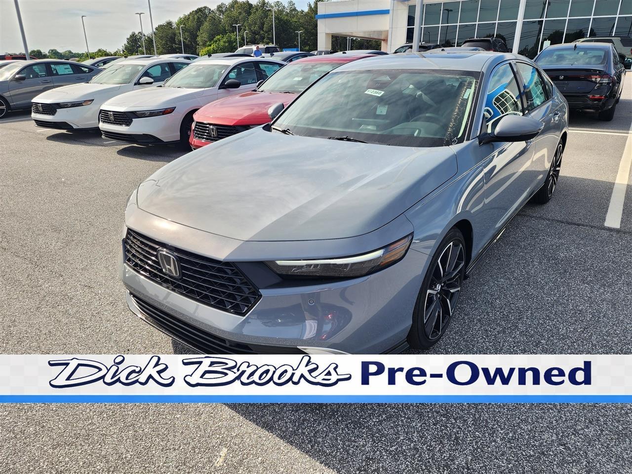 Honda Accord Touring Hybrid 2026