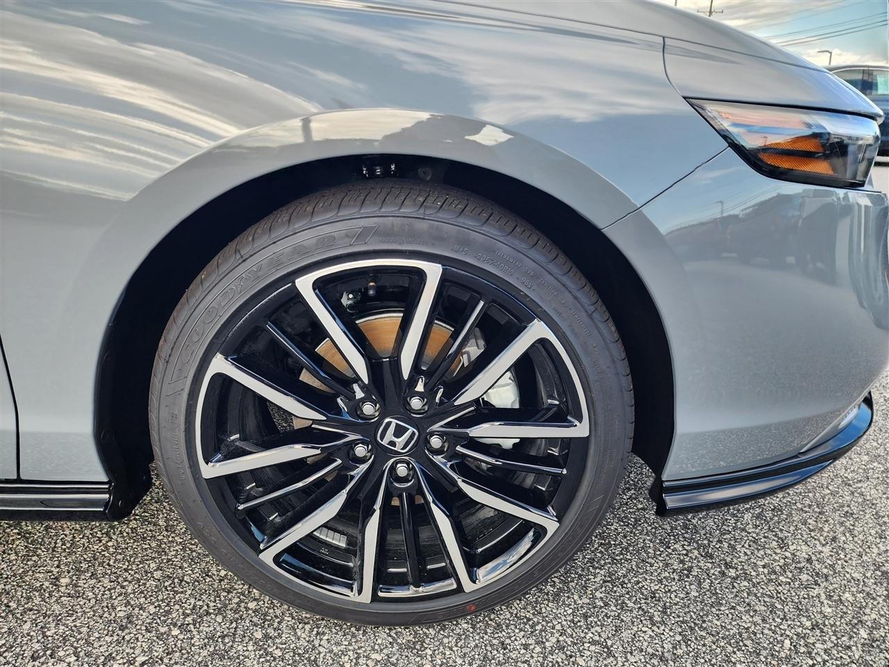 Honda Accord Touring Hybrid 2026