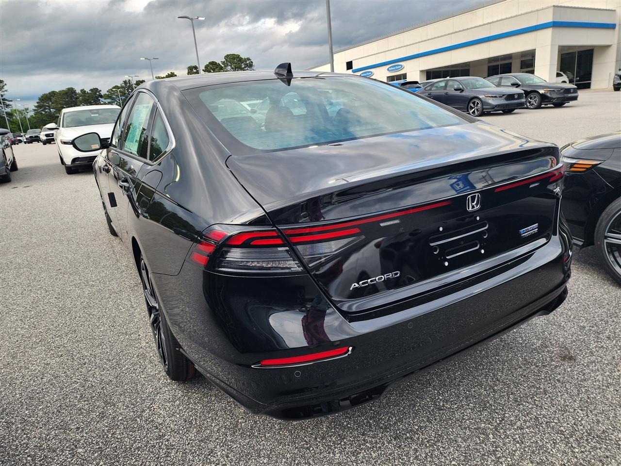 Honda Accord Touring Hybrid 2026