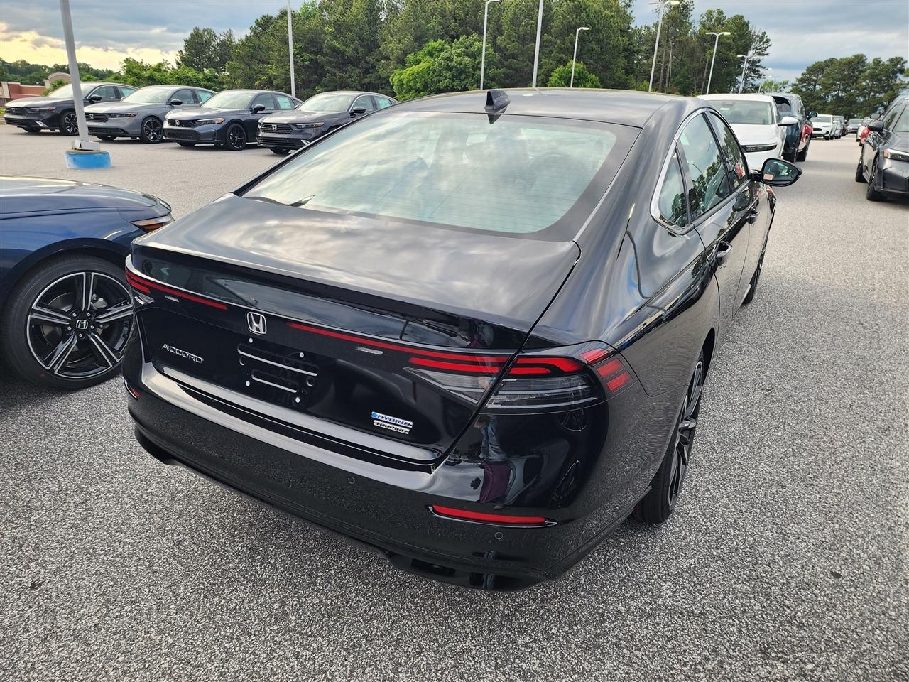 Honda Accord Touring Hybrid 2026