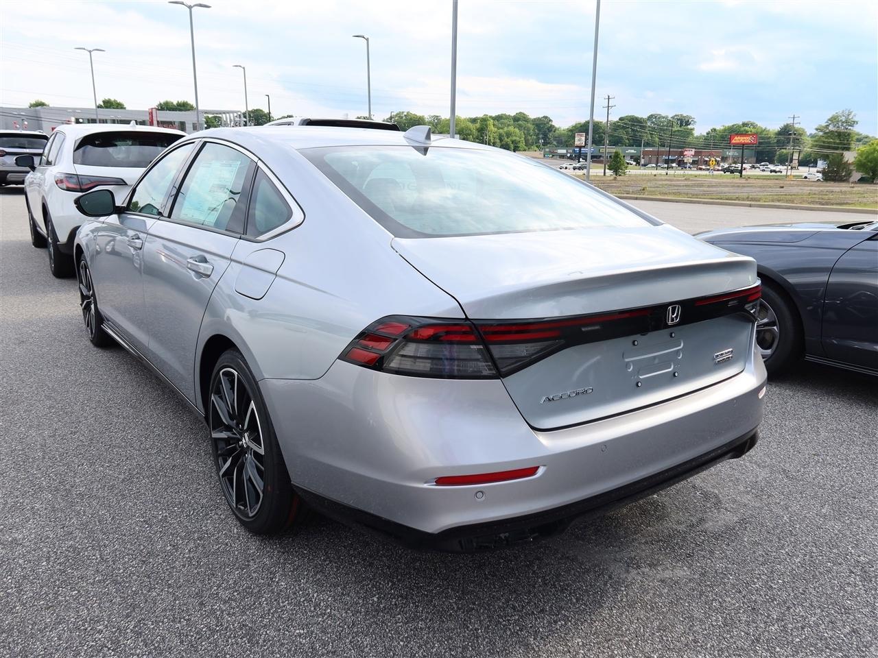 Honda Accord Touring Hybrid 2026