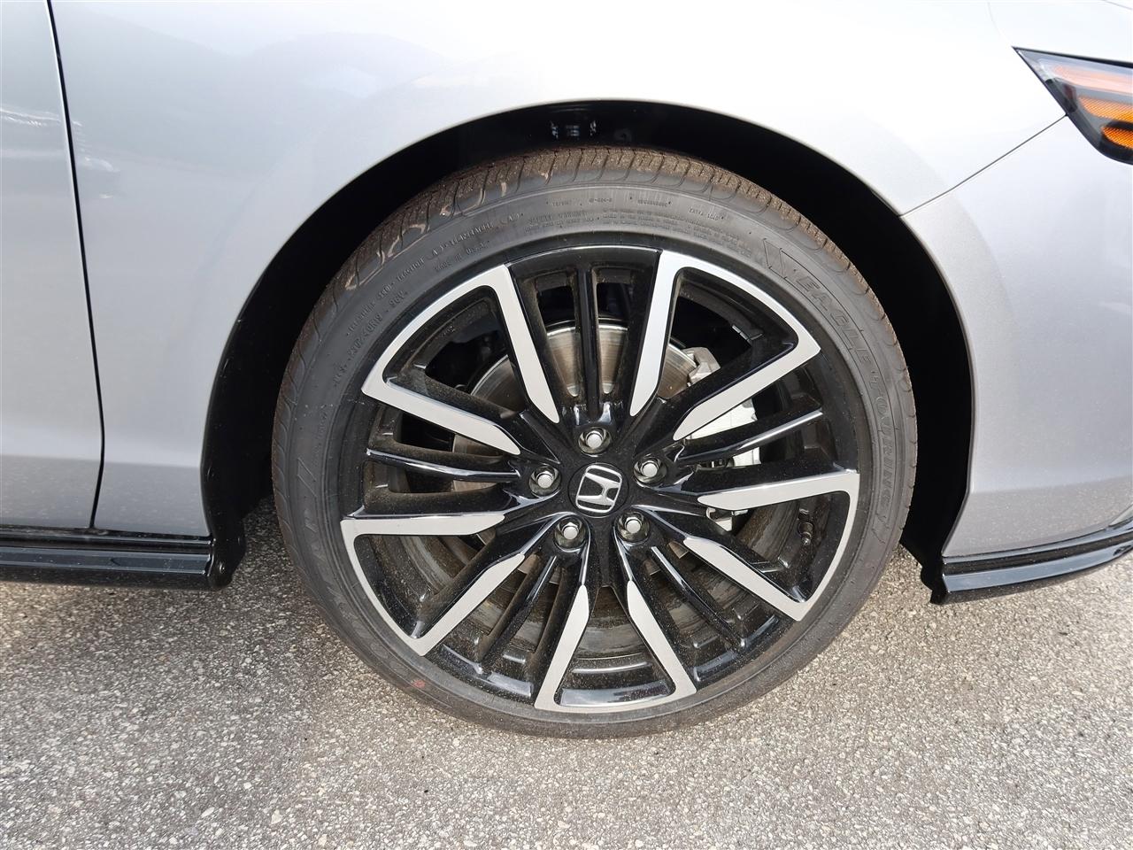 Honda Accord Touring Hybrid 2026