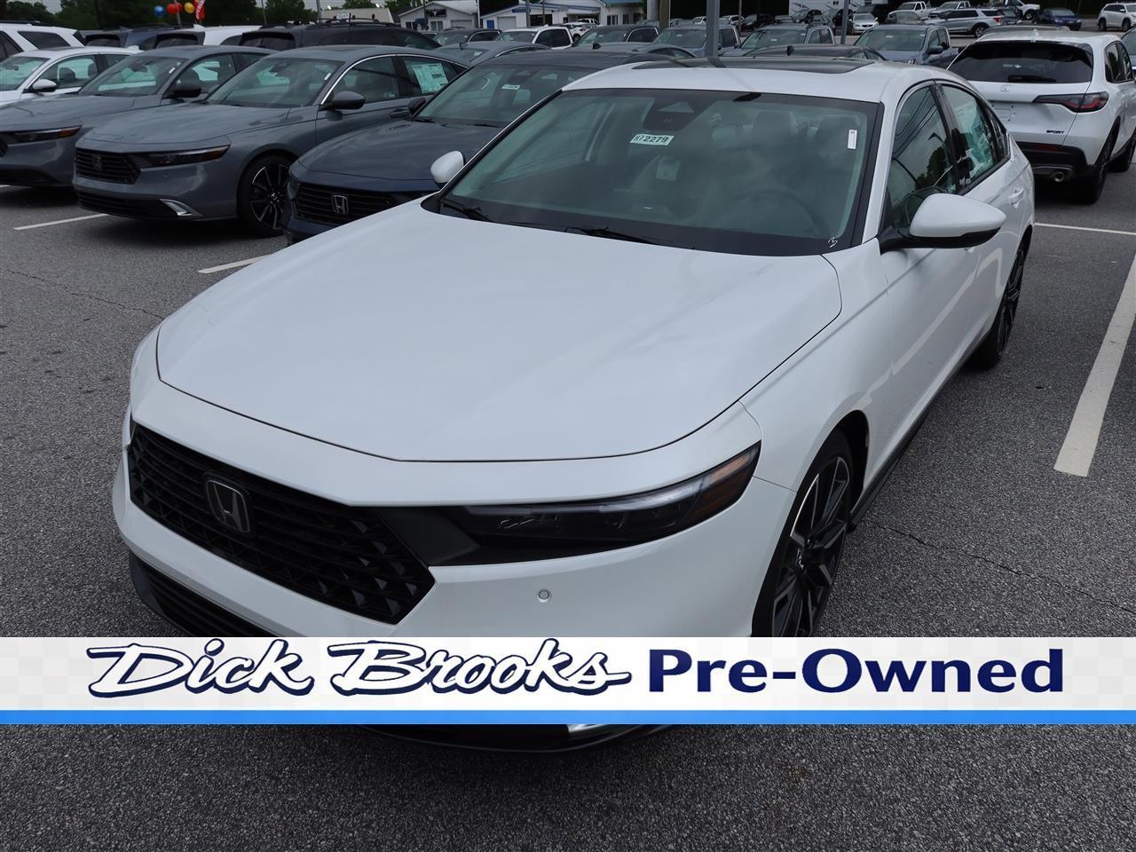 Honda Accord Touring Hybrid 2026